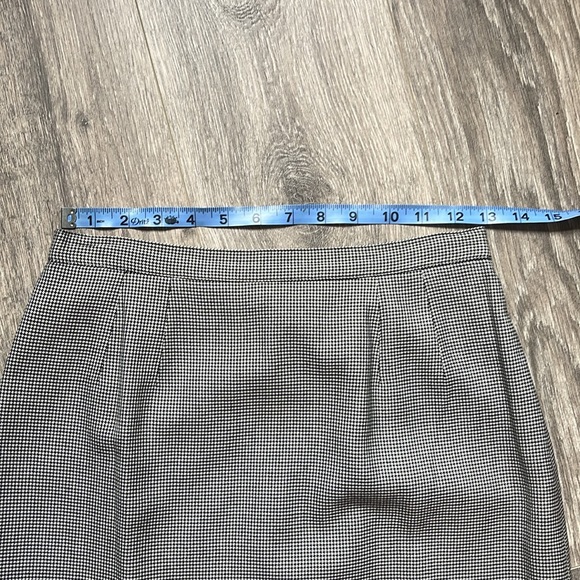 💕BOGO💕Vintage Houndstooth pencil skirt by Le Suit Petite - Picture 2 of 9